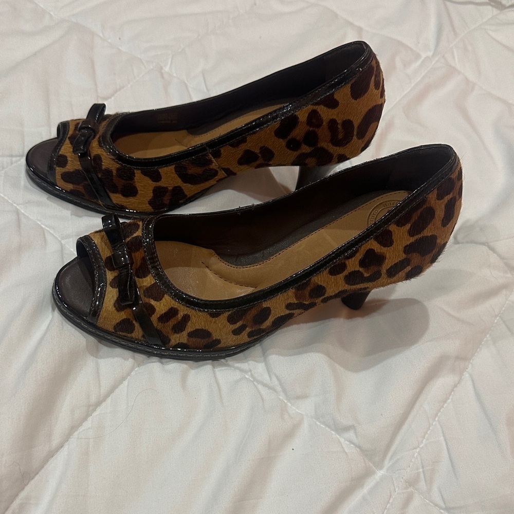 NEW Nurture by Lamaze Leopard Print Peep Toe Heels size 7M